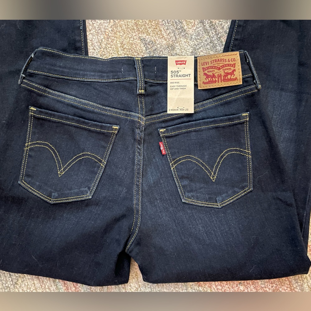 Levi 505 straight mid rise size 2 medium w26 / l32